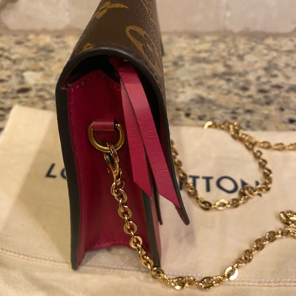 Louis Vuitton Flor Chain Bag - Picture 14 of 16